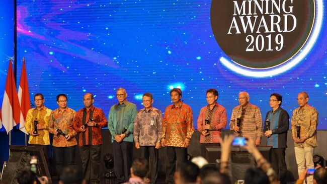 Tiga Anggota MIND ID Raih IMA Awards 2019