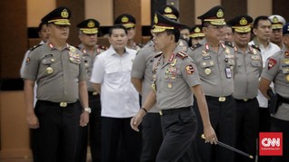 Kapolri Naikkan Pangkat 42 Perwira, Dua di Antaranya Polwan