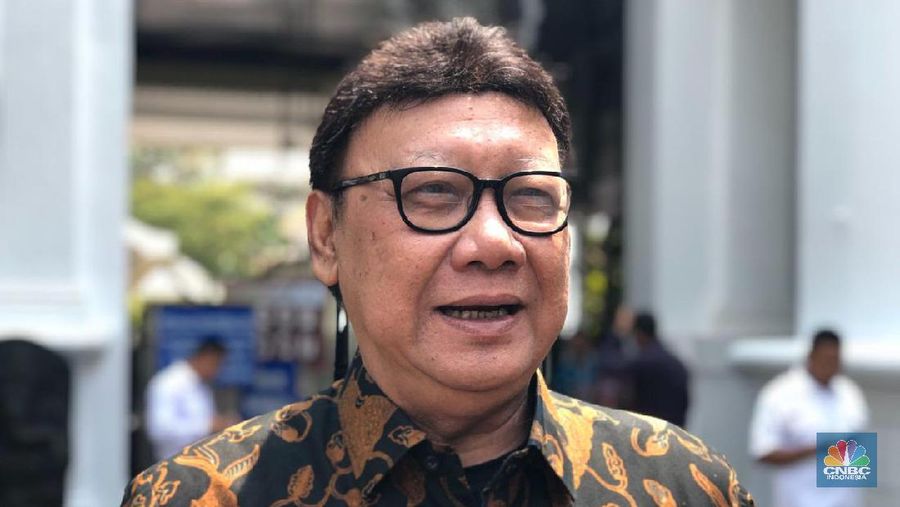 Menteri Pendayagunaan Aparatur Negara dan Reformasi Birokrasi (Menpan RB) Tjahjo Kumolo (CNBC Indonesia/Chandra Gian Asmara)