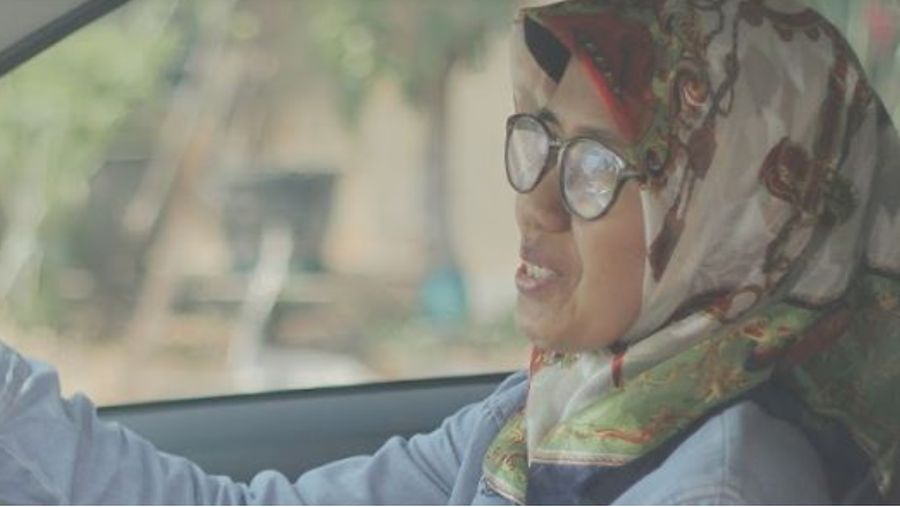 Stigma perempuan sebagai ibu rumah tangga rupanya tak berlaku bagi Sawitri Dharmastuti.