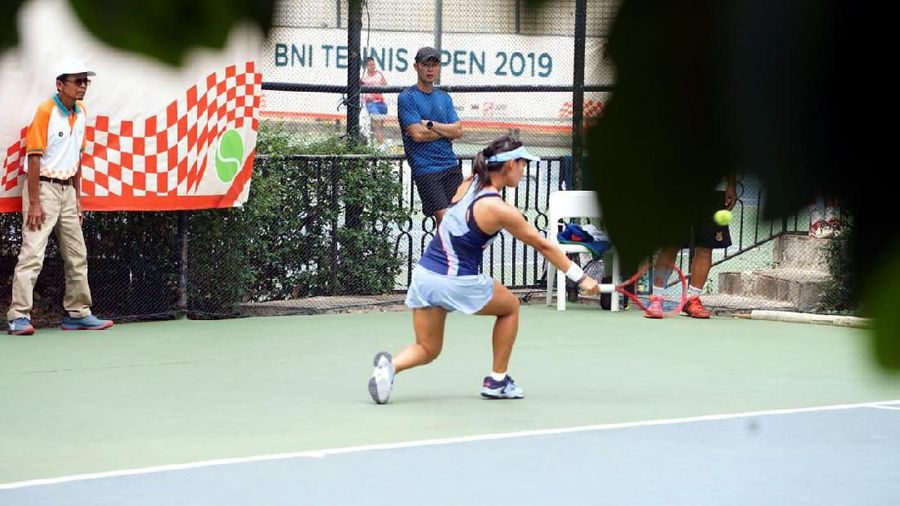Fadona sukses mengatasi perlawanan Priska dan melaju ke final melalui kemenangan rubber set di BNI Tennis Open 2019