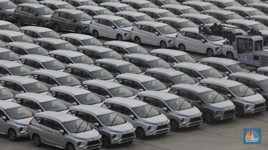 Mobil ekspor di pelabuhan IPCC, Tanjung Priok. (CNBC Indonesia/ Andrean Kristianto)