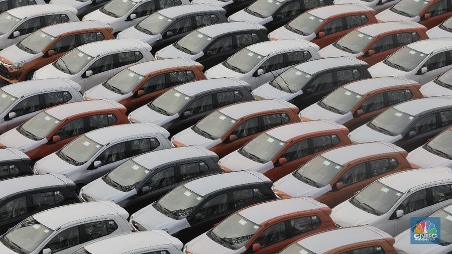 Mobil ekspor di pelabuhan IPCC, Tanjung Priok. (CNBC Indonesia/ Andrean Kristianto)