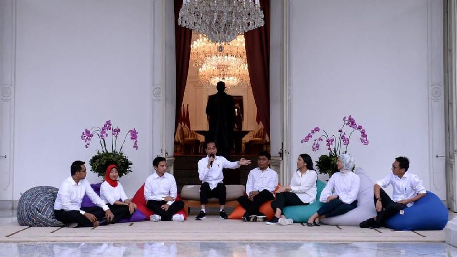 Jokowi meyakini tujuh orang staf khusus dari kalangan milenial akan memberikan gagasan segar dan inovatif.