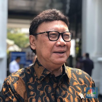 Mengenang Menteri PAN-RB Tjahjo Kumolo dalam Bingkai Foto