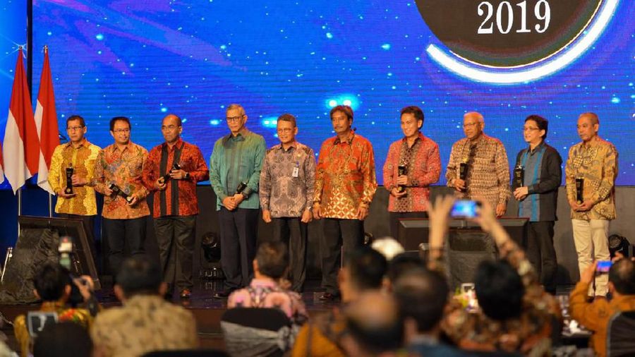 PT BUMI Resources Tbk (BUMI) meraih penghargaan dari Indonesian Mining Association (IMA) Awards 2019 untuk Pembayar PNBP Terbesar tahun 2018.