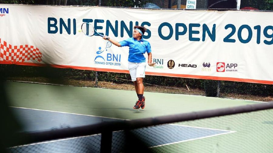 Fadona sukses mengatasi perlawanan Priska dan melaju ke final melalui kemenangan rubber set di BNI Tennis Open 2019