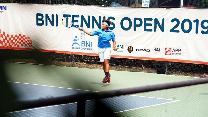 Fadona sukses mengatasi perlawanan Priska dan melaju ke final melalui kemenangan rubber set di BNI Tennis Open 2019
