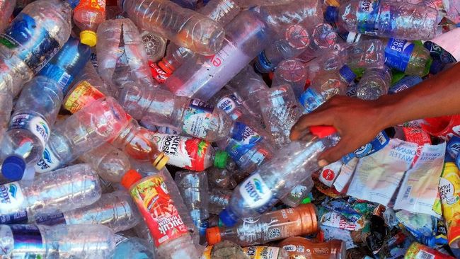 Antara Cuan dan Larangan Sampah  Plastik  di Daerah