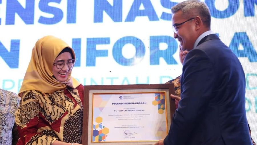 Telkomsel mendapat penghargaan Penyelenggara Telekomunikasi dengan Jaringan Terluas, Quality of Service, dan Wajib Bayar PNBP Telekomunikasi Tertinggi 2019