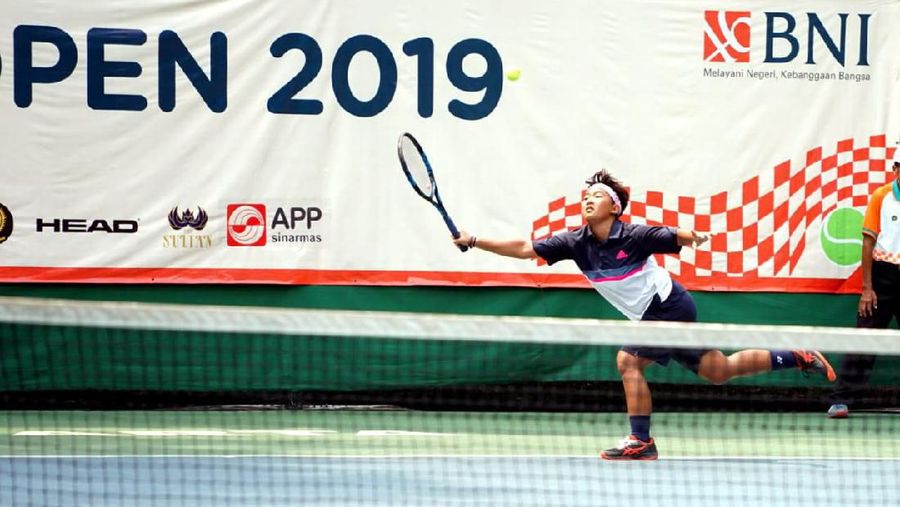 Fadona harus mengakui keunggulan Aldila Sutjiadi dengan skor 6-1, 6-3 di babak final BNI Tennis Open 2019