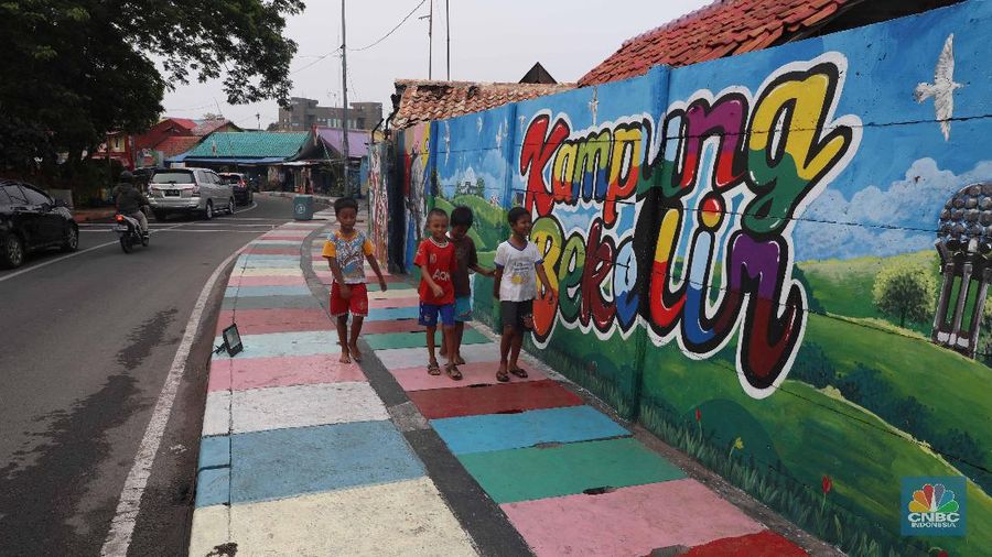Ada 300 rumah warga yang dijadikan media untuk melukis.