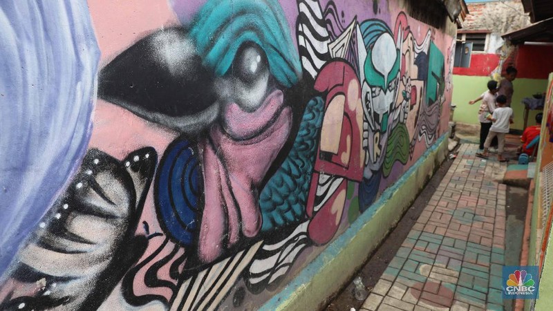 Ada 300 rumah warga yang dijadikan media untuk melukis.