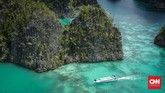 Terkadang Bukit Pianemo dijuluki miniatur Pulau Misool dan Pulau Wayag yang letaknya juga sama di Raja Ampat.
