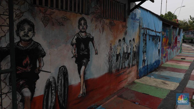 Ada 300 rumah warga yang dijadikan media untuk melukis.