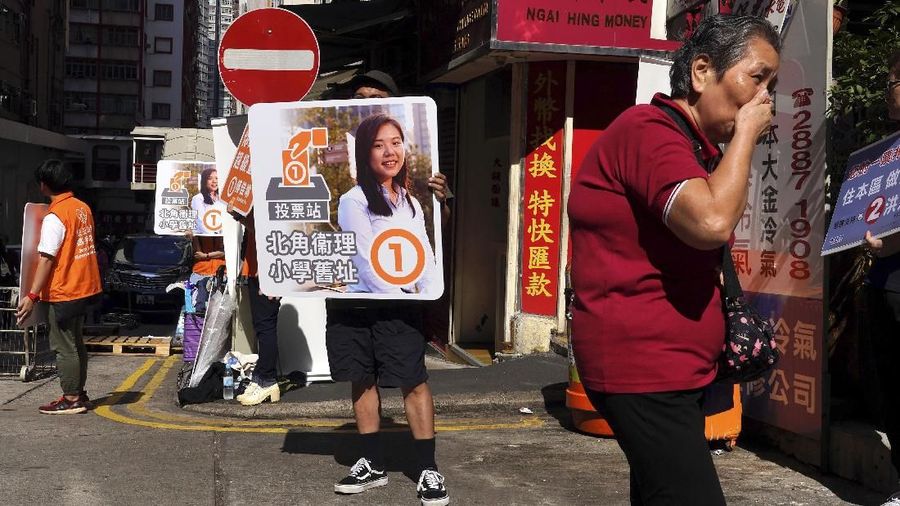 Pada pemilu kali ini, lebih dari 452 kursi akan dipilih untuk di 18 dewan distrik Hong Kong.