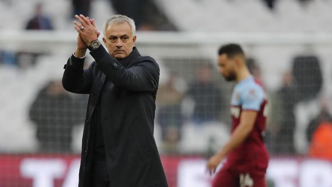Madrid Tawari Mourinho Rp218 Miliar untuk Tolak Tottenham