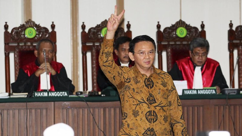 Menteri BUMN Erick Thohir mengungkapkan Presiden Joko Widodo telah memlih Basuki Tjahaja Purnama alias Ahok sebagai Komisaris Utama Pertamina.