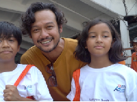Dwi Sasono & Melanie Subono Kunjungi BNI KEJAR