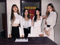BLACKPINK Banjir Penghargaan, Rajai 6 Tangga Lagu Korsel