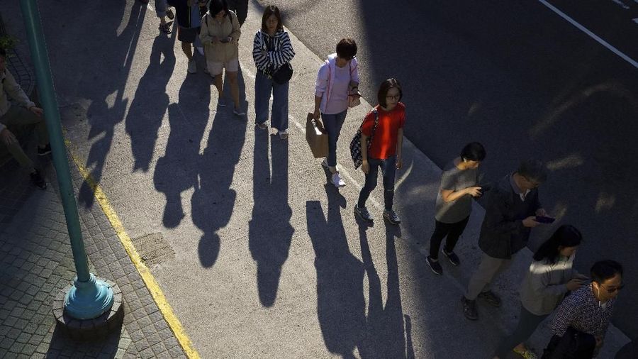Hong Kong diperkirakan akan mengalami defisit anggaran pertamanya sejak 2004