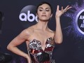 FOTO: Busana Paling 'Bling-bling,' di AMA 2019