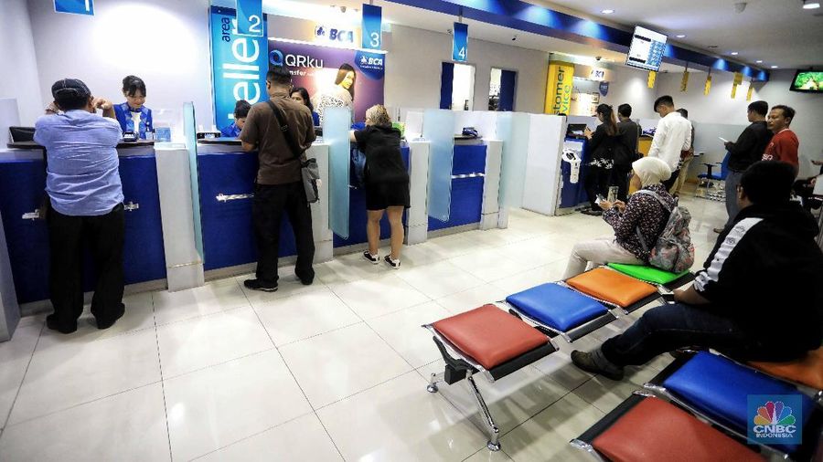Nasabah Lebih Aman Mentransfer Uang /Andrean Kristianto