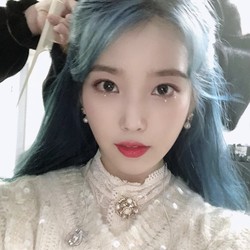 Ditinggal Sulli & Goo Hara Bersamaan, Begini Duka Mendalam IU