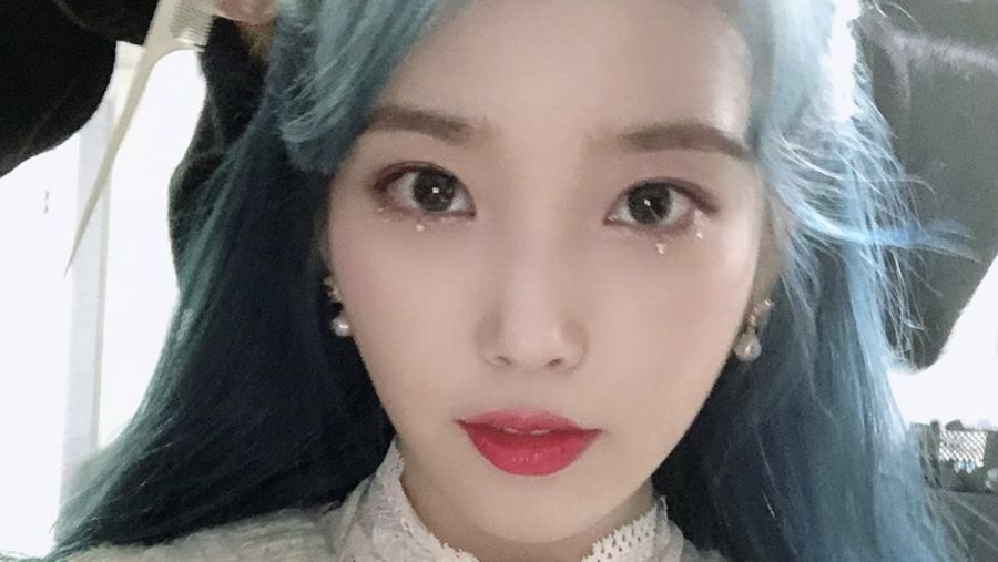 IU merupakan teman dekat Sulli dan Goo Hara