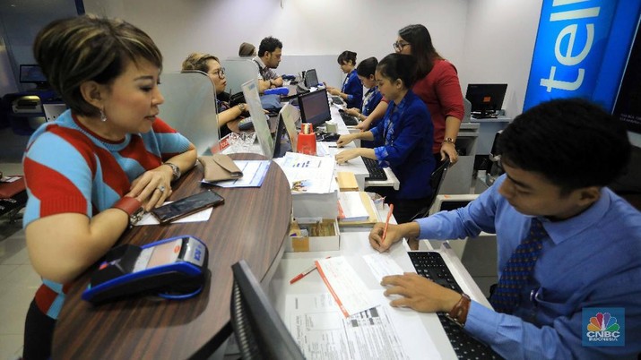 Nasabah Lebih Aman Mentransfer Uang /Andrean Kristianto Nasabah Lebih Aman Mentransfer Uang /Andrean Kristianto