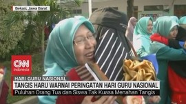 VIDEO: Tangis Haru Guru dan Siswa Saat Peringatan Hari Guru