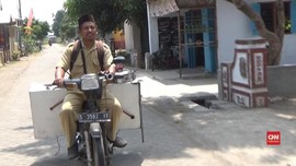 VIDEO: Miris, Guru Cari Tambahan Dengan Jualan Pentol