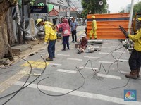Bunyi Bak Tembakan, Kabel Tanah PLN Terbakar di Jaksel