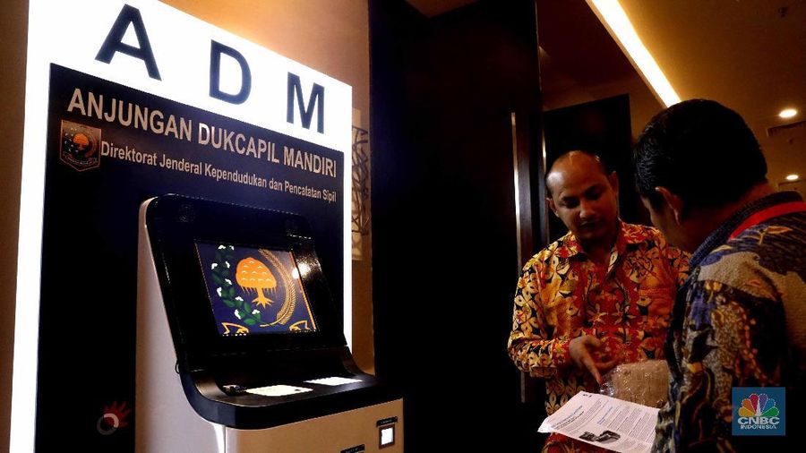 Pelayanan Kependudukan dan Pencatatan Sipil Kementerian Dalam Negeri kini lebih maju. Pasalnya, digitalisasi mulai dilakukan.