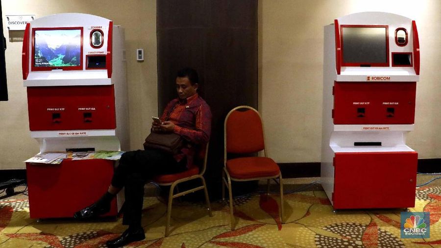 Pelayanan Kependudukan dan Pencatatan Sipil Kementerian Dalam Negeri kini lebih maju. Pasalnya, digitalisasi mulai dilakukan.
