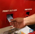 Mesin Pencetak KTP-EL & KK, Hanya 1,5 Menit Jadi/CNBC Indonesia/Muhammad Sabki