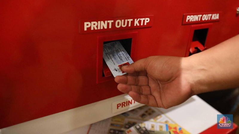 Pelayanan Kependudukan dan Pencatatan Sipil Kementerian Dalam Negeri kini lebih maju. Pasalnya, digitalisasi mulai dilakukan.