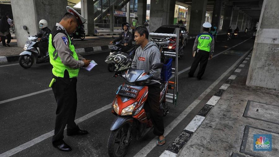 Sepeda Motor Nyungsep, Pemerintah Senang