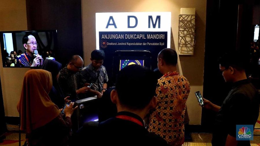 Pelayanan Kependudukan dan Pencatatan Sipil Kementerian Dalam Negeri kini lebih maju. Pasalnya, digitalisasi mulai dilakukan.