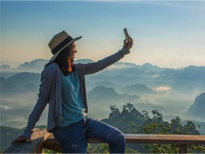 Riset Ungkap Makin Banyak yang Terobsesi Oplas gegara Kecanduan Selfie di Medsos