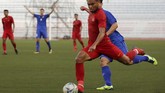 Saddil Ramdani jadi ancaman utama pertahanan Thailand di babak kedua. (AP Photo/Aaron Favila)