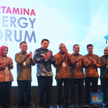 Berbatik Biru, Ini Dia Gaya Ahok Jadi Orang Nomor 1 Pertamina