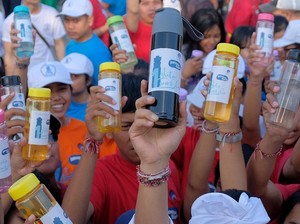 OPD dan Sekolah di Bali Dilarang Pakai Air Kemasan Plastik, Wajib Tumbler