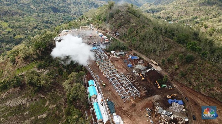 Pembangkit Listrik Panas Bumi (PLTP) Sokoria sebanyak 5 MW/Gustidha Budiartie Pembangkit Listrik Panas Bumi (PLTP) Sokoria sebanyak 5 MW/Gustidha Budiartie