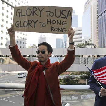 Berterima Kasih ke Trump & AS, Warga Hong Kong Turun ke Jalan