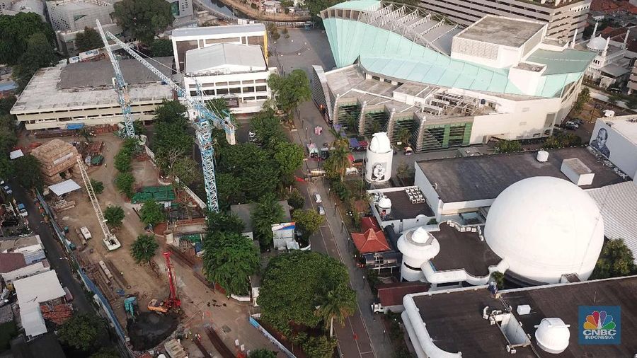Suasana proyek revitalisasi Taman Ismail Marzuki (TIM), Jakarta, Kamis (28/11/2019).