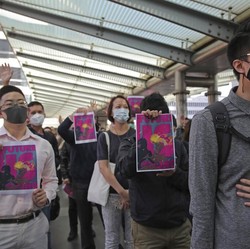 Demo Belum Reda, China Copot Pejabat Penting di Hong Kong
