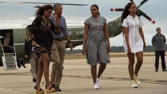 Selebriti Kagumi Penampilan Terbaru Kedua Putri Barack Obama