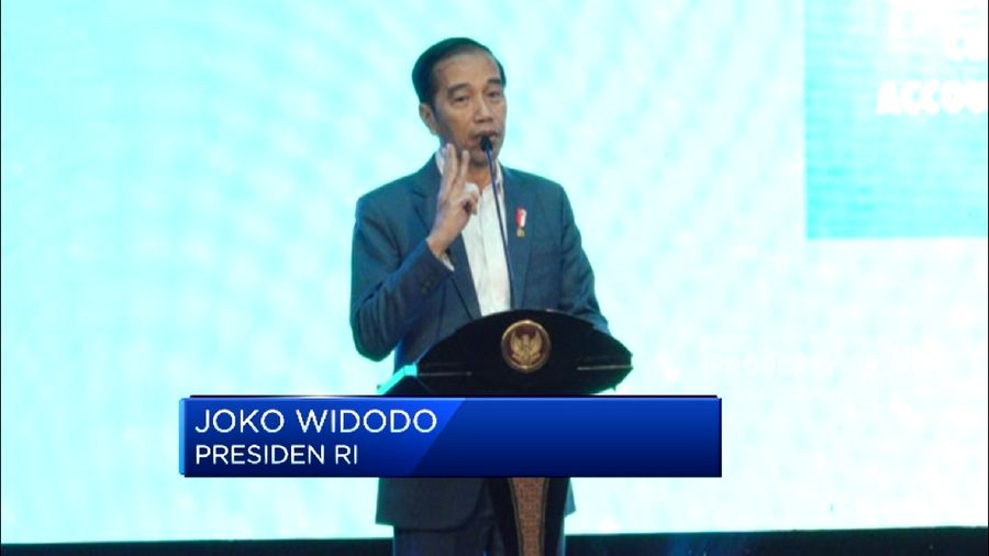 Jokowi memandang literasi keuangan masuk rendah karena itu ia meminta Mendikbud untuk mengajarkan gemar menabung di bank sejak dini.