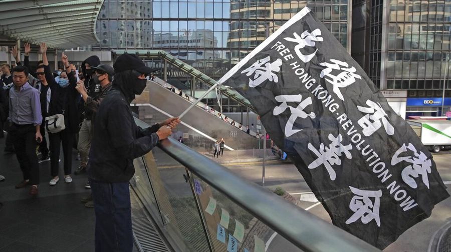 Cerita Trump Teken UU Hong Kong, China Ngamuk & Perang Dagang
